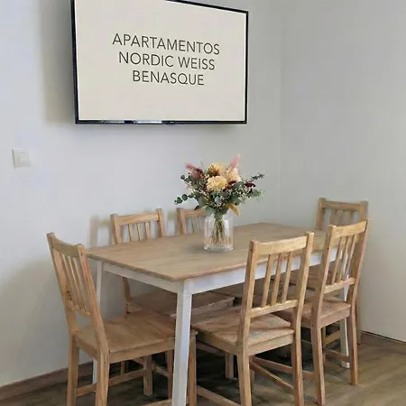 Nordic Weiss - Centro - 5 Pax Apartment